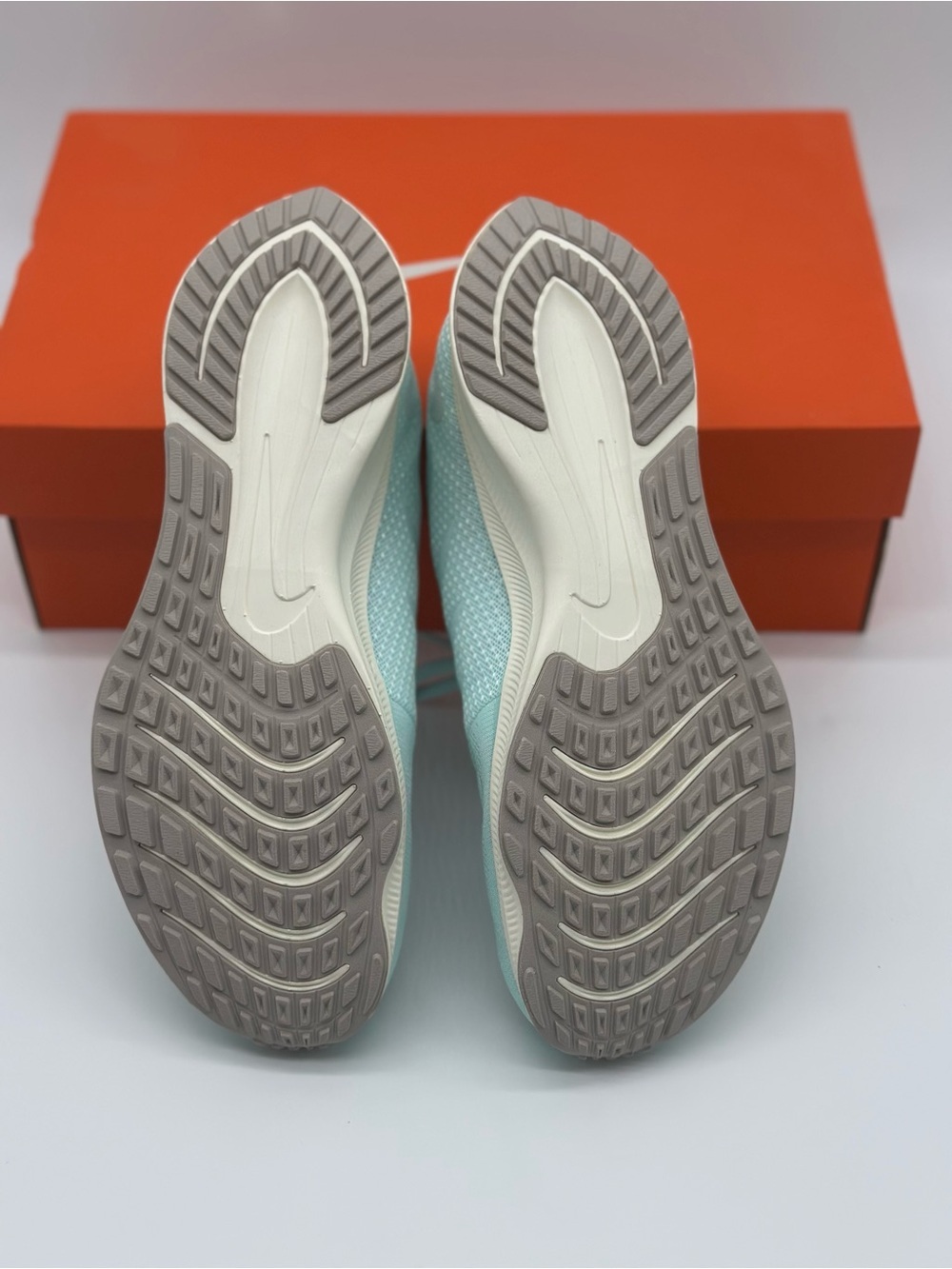 Nike Women’s Mint/White Running Sneakers - Picture 7 of 11